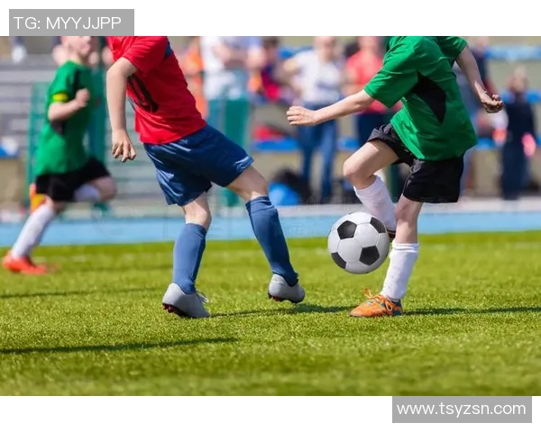 多拉多斯与蒙特瑞的激烈对决展现足球魅力与战术智慧